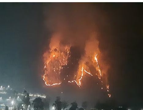 चारधाम बाईपास मार्ग के पास पहुंची आग