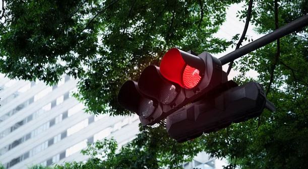 नैनीताल में शिक्षकों और बाबुओं को लगाया ट्रैफिक ड्यूटी पर