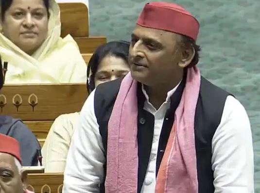 हमारे स्पीकर की कुर्सी बहुत ऊंची है: अखिलेश