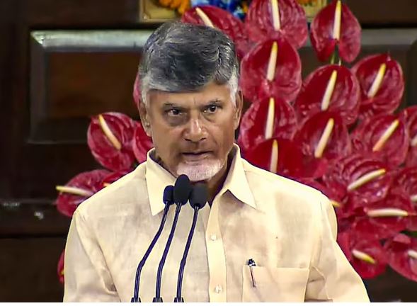 करीब 30 महीने बाद विधानसभा पहुंचे चंद्रबाबू नायडू