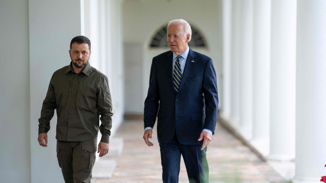 सैन्य सहायता पैकेज में देरी के लिए बाइडन ने मांगी यूक्रेन से माफी