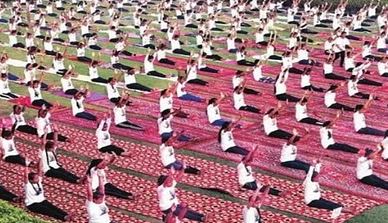 ब्रिटेन और श्रीलंका में मनाया गया योग कार्यक्रम