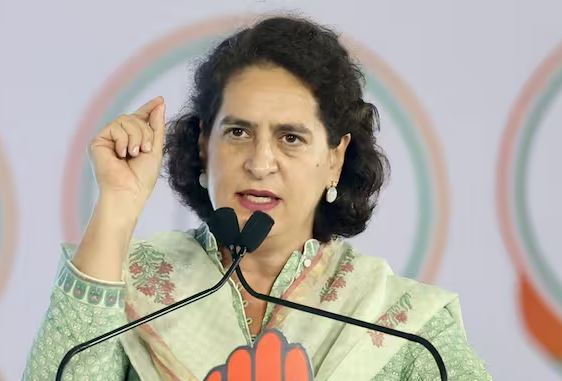 पेपर लीक मामले पर सियासत जारी