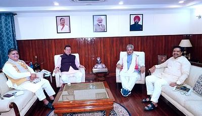 मुख्यमंत्री पुष्कर सिंह धामी नई दिल्ली में, पार्टी प्रभारी से की मुलाकात