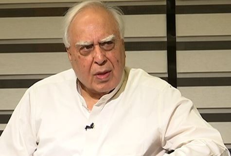 कपिल सिब्बल का उपराष्ट्रपति धनखड़ पर तंज