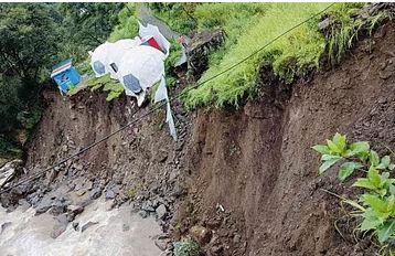 तुंगनाथ घाटी में मूसलाधार बारिश से भू-धंसाव