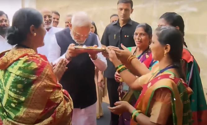 एक करोड़ महिलाएं बन गईं लखपति दीदी