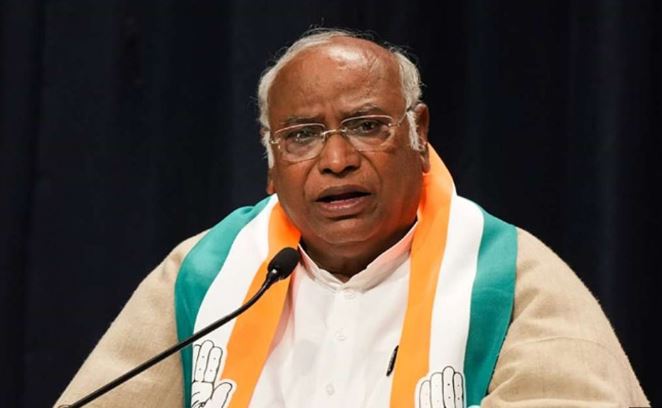 भाजपा सरकार में बेरोजगारी सबसे बड़ा अभिशाप भाजपा सरकार में बेरोजगारी सबसे बड़ा अभिशाप