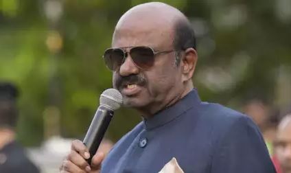 राष्ट्रपति से मिलने दिल्ली पहुंचे पश्चिम बंगाल के राज्यपाल