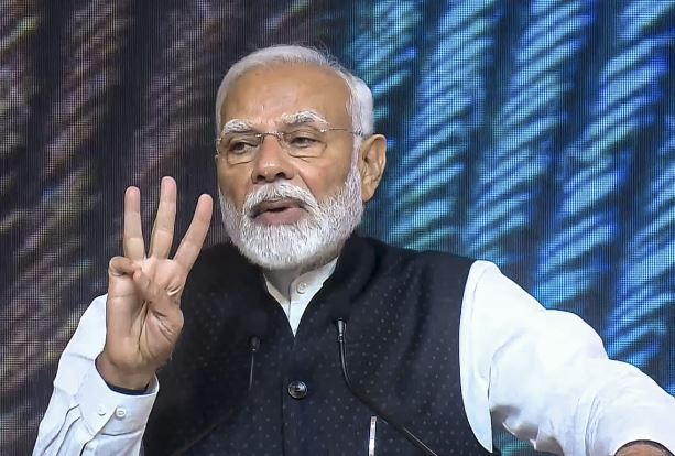 कबाड़ बेचकर सरकार ने कमाए करोड़ों रुपये कबाड़ बेचकर सरकार ने कमाए करोड़ों रुपये