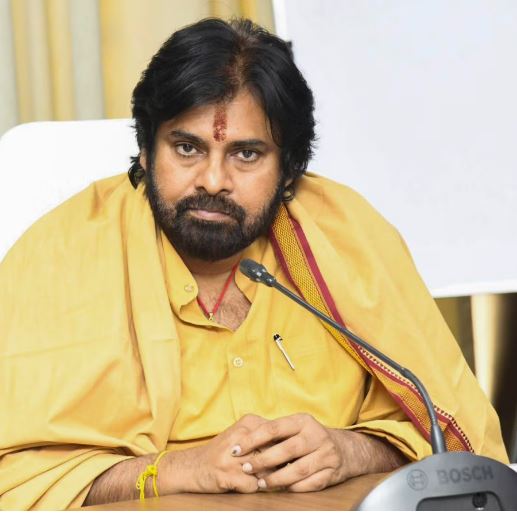 ‘योगी आदित्यनाथ जैसा बनना होगा’: पवन कल्याण