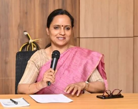 IAS अधिकारी सुजाता की छुट्टी बढ़ाने का आवेदन खारिज