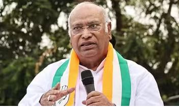 कांग्रेस का जगदीप धनखड़ पर हमला