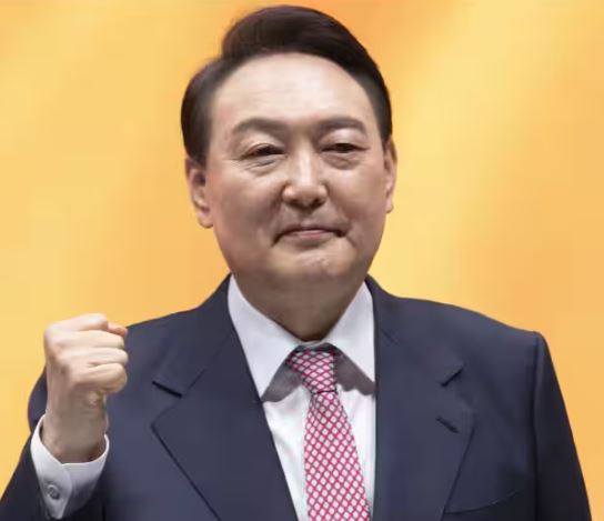 द. कोरिया में मार्शल लॉ!