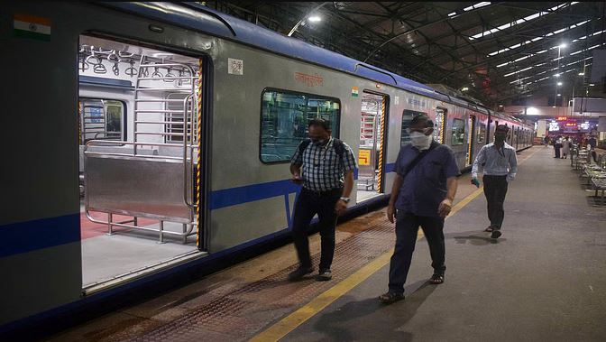 चेन्नई में शुरू हुई पहली AC लोकल ट्रेन