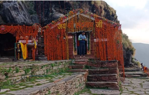 चतुर्थ केदार रुद्रनाथ मंदिर के कपाट खुले, लगे जयकारे