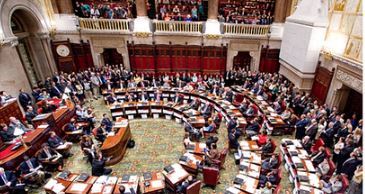 न्यूयॉर्क सीनेट में भारतीय संविधान का सम्मान