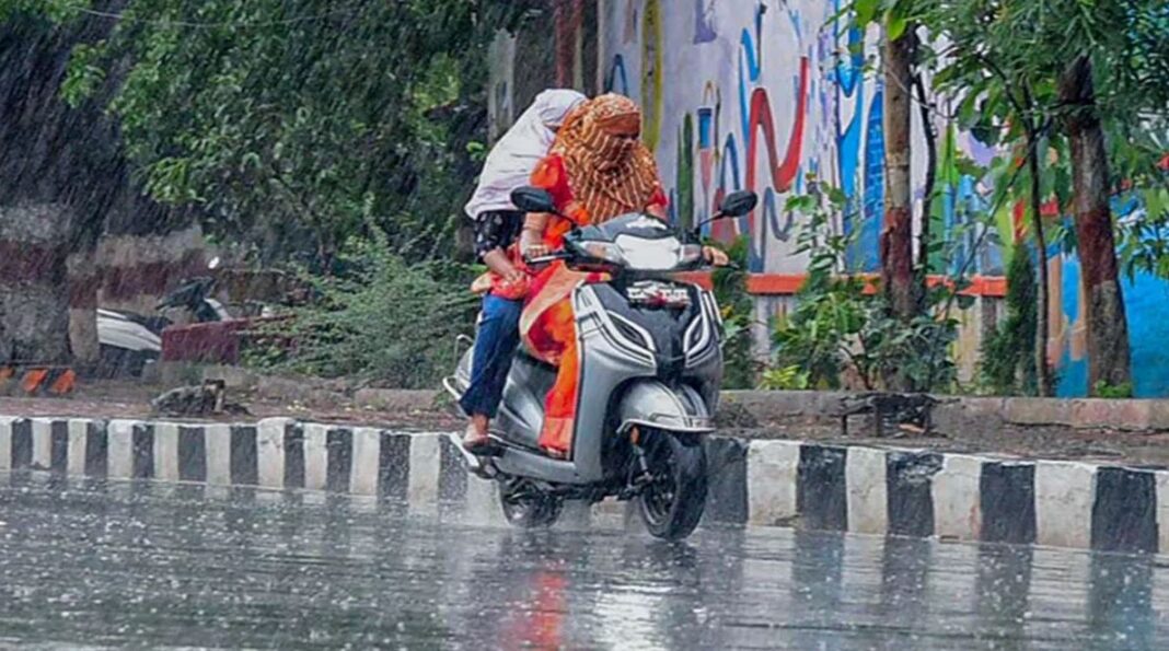 दिल्ली-यूपी में बदलेगा मौसम, आंधी-बारिश का अलर्ट जारी