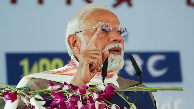 11 साल में बदला सिस्टम का चेहरा, मध्यवर्ग बना विकास का केंद्र : रिपोर्ट