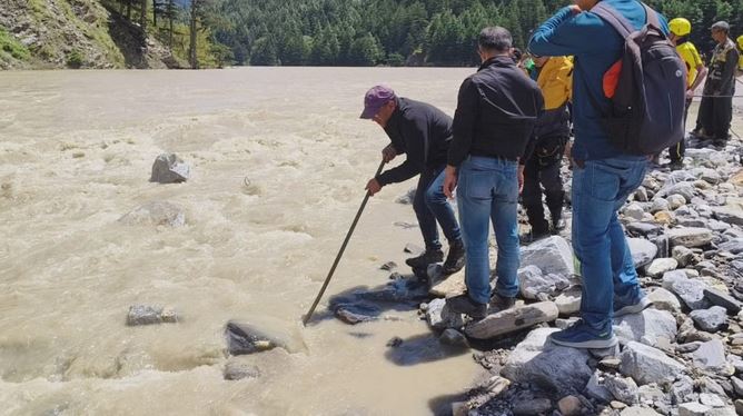खीर गंगा आपदा के सात दिन बाद भी हालात नहीं सुधरे, गंगोत्री धाम का संपर्क कटा