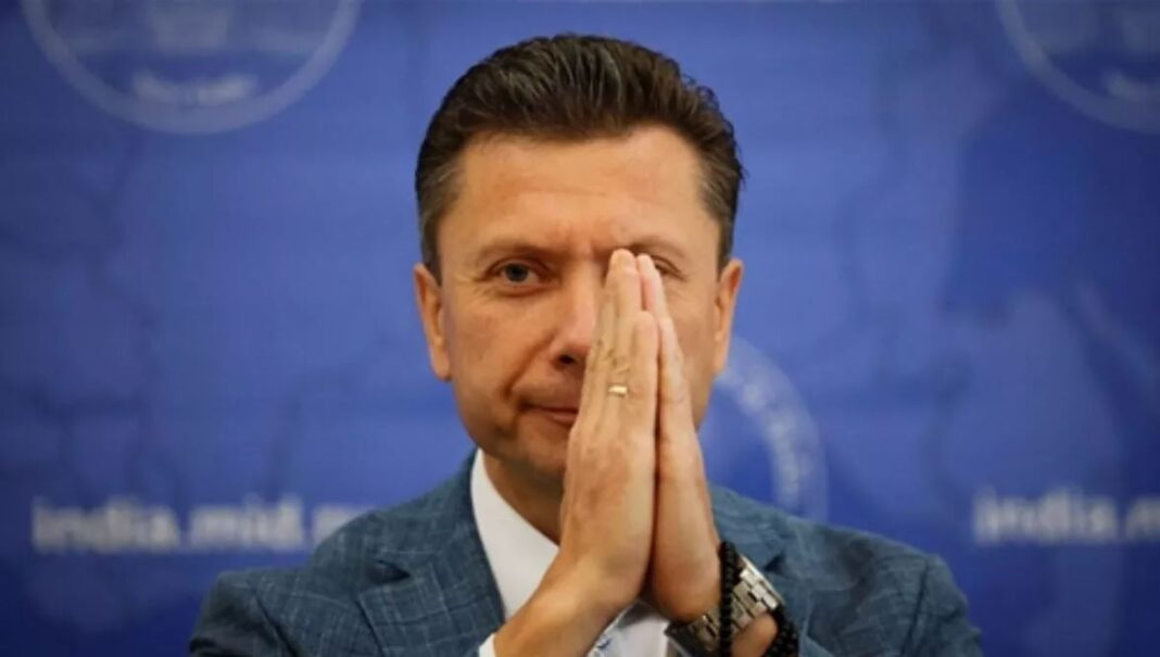 श्री गणेश करेंगे…’ हिंदी बोलकर रूसी राजनयिक ने जीता दिल, सुदर्शन चक्र मिशन में साझेदारी का किया वादा श्री गणेश करेंगे…’ हिंदी बोलकर रूसी राजनयिक ने जीता दिल, सुदर्शन चक्र मिशन में साझेदारी का किया वादा