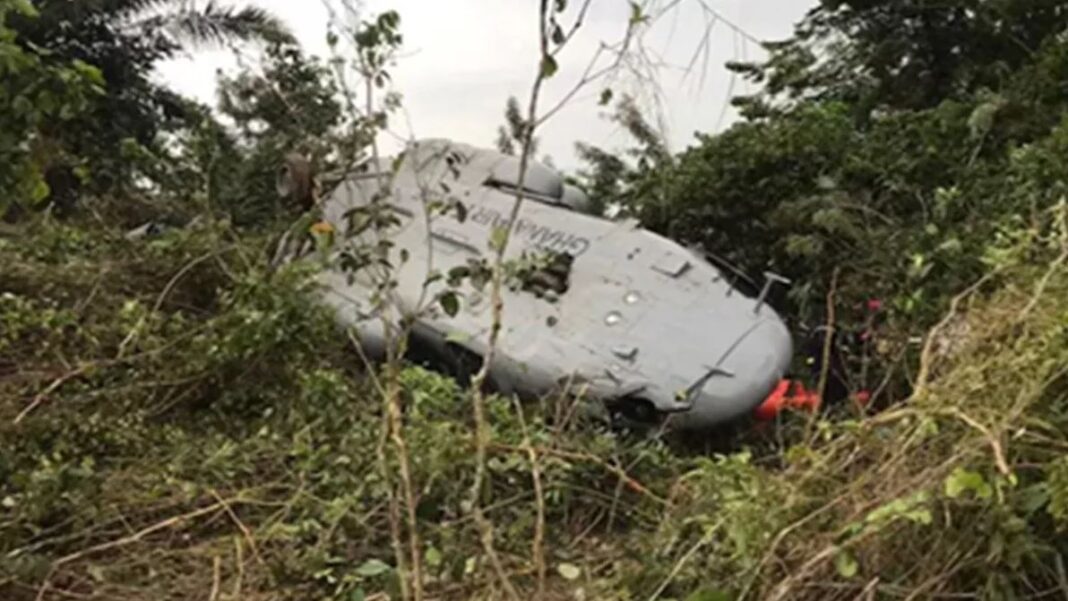 घाना में सैन्य हेलीकॉप्टर दुर्घटनाग्रस्त, रक्षा और पर्यावरण मंत्री समेत आठ की मौत घाना में सैन्य हेलीकॉप्टर दुर्घटनाग्रस्त, रक्षा और पर्यावरण मंत्री समेत आठ की मौत