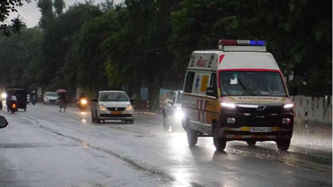 लगातार भारी बारिश…चिंताजनक हालात, हाईअलर्ट पर यूपीसीएल, डिजास्टर रिस्पांस टीमें तैनात