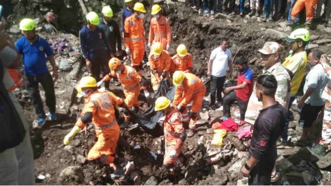 चमोली बादल फटना : नंदानगर में युद्धस्तर पर रेस्क्यू, महिला का शव बरामद, 7 लोग अब भी लापता