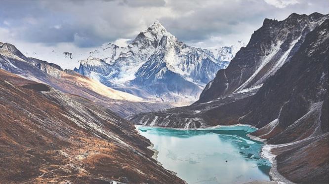 खिसकते ग्लेशियर और बदलता स्वरूप: टिहरी जिले की नदियां-गदेरे बस्तियों के लिए बने खतरा खिसकते ग्लेशियर और बदलता स्वरूप: टिहरी जिले की नदियां-गदेरे बस्तियों के लिए बने खतरा