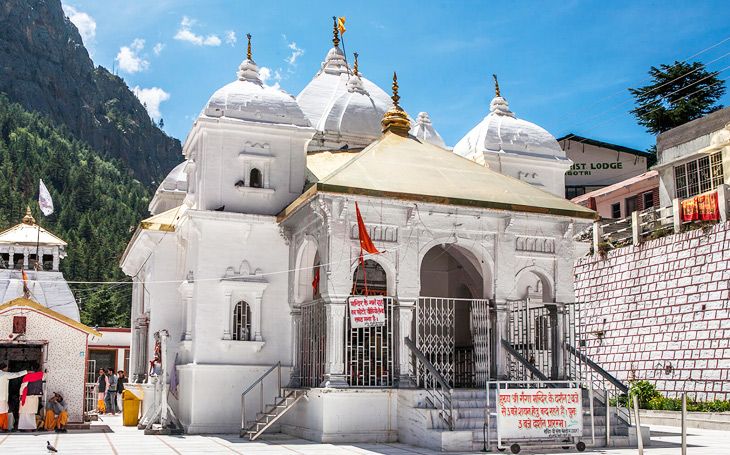 स्थानीय विरोध के बाद ढीली पड़ी पाबंदियाँ, 1100 यात्री वाहनों संग रवाना गंगोत्री धाम स्थानीय विरोध के बाद ढीली पड़ी पाबंदियाँ, 1100 यात्री वाहनों संग रवाना गंगोत्री धाम