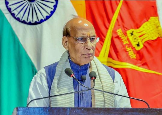 रक्षा मंत्री बोले—आज की चुनौतियों से निपटने के लिए साझा प्रणाली जरूरी, एकीकरण से बढ़ेगा आत्मविश्वास रक्षा मंत्री बोले—आज की चुनौतियों से निपटने के लिए साझा प्रणाली जरूरी, एकीकरण से बढ़ेगा आत्मविश्वास