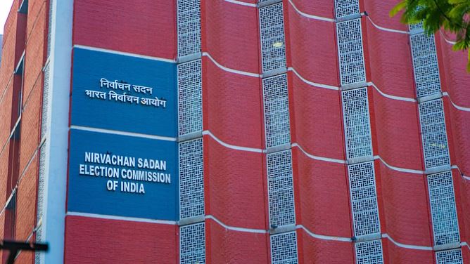 चुनाव आयोग की बड़ी कार्रवाई: दो चरणों में अब तक 808 गैर-मान्यता प्राप्त राजनीतिक पार्टियां डी-लिस्ट