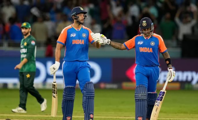 हाथ न मिलाने पर पाकिस्तान की शिकायत, टीम इंडिया पर क्या होगा एक्शन? हाथ न मिलाने पर पाकिस्तान की शिकायत, टीम इंडिया पर क्या होगा एक्शन?