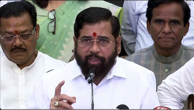 राहुल गांधी के आरोपों पर शिंदे का पलटवार, कहा- मतदाता सूची में गड़बड़ी का दावा भ्रामक, शपथपत्र दाखिल करें कांग्रेस नेता