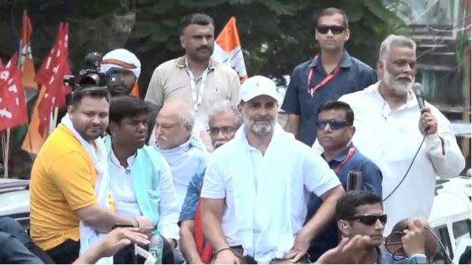 बिहार चुनाव: कांग्रेस की रणनीति से तेजस्वी पर संकट? सीएम फेस को लेकर बढ़ी सियासी सरगर्मी