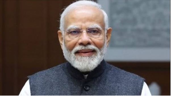 परियोजनाओं में देरी से बढ़ता खर्च, समय पर पूरा करें काम: पीएम मोदी