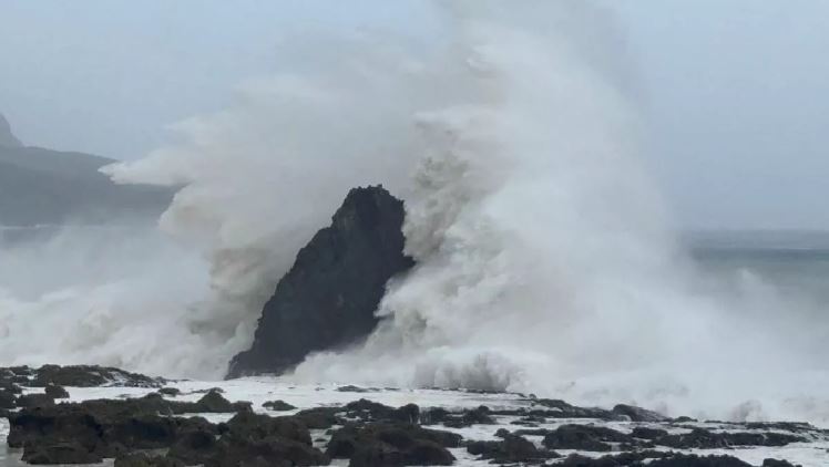 तूफान Ragasa की चपेट में चीन, ताईवान में तबाही के बाद अब कंटिनेंटल क्षेत्रों में प्रभाव