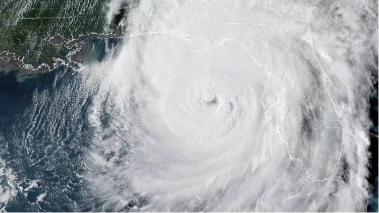 अमेरिका के पूर्वी तट पर तूफान इमेल्डा का खतरा, उत्तरी कैरोलिना में आपातकाल अमेरिका के पूर्वी तट पर तूफान इमेल्डा का खतरा, उत्तरी कैरोलिना में आपातकाल