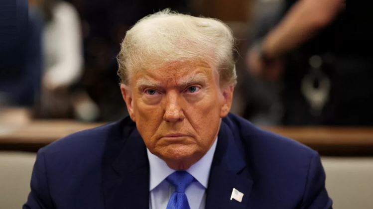 ट्रंप ने लगाया नए आयात करों का झटका: दवाओं पर 100%, किचन कैबिनेट 50%, भारी ट्रकों पर 25% ट्रंप ने लगाया नए आयात करों का झटका: दवाओं पर 100%, किचन कैबिनेट 50%, भारी ट्रकों पर 25%