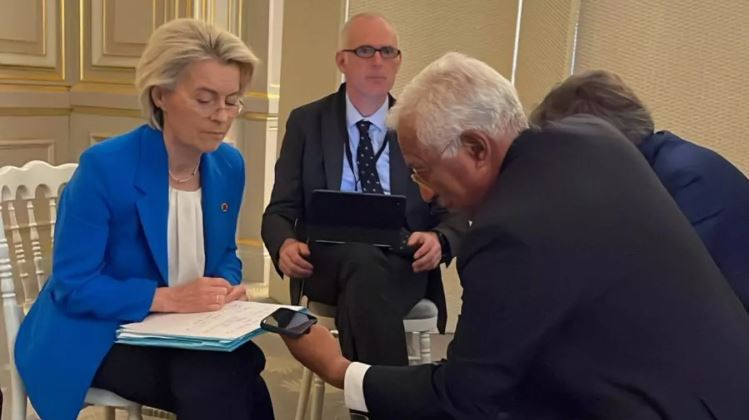 ट्रंप को झटका देने की तैयारी! मोदी-ईयू नेताओं की तस्वीर से अमेरिका की बढ़ी टेंशन, भारत-यूरोपीय संघ की नजदीकी से बदलेगा वैश्विक समीकरण, कूटनीति में बड़ा संदेश ट्रंप को झटका देने की तैयारी! मोदी-ईयू नेताओं की तस्वीर से अमेरिका की बढ़ी टेंशन, भारत-यूरोपीय संघ की नजदीकी से बदलेगा वैश्विक समीकरण, कूटनीति में बड़ा संदेश