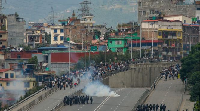 नेपाल में उठने लगे राजशाही बहाली के स्वर, सामाजिक संगठन ने जताई साजिश की आशंका नेपाल में उठने लगे राजशाही बहाली के स्वर, सामाजिक संगठन ने जताई साजिश की आशंका