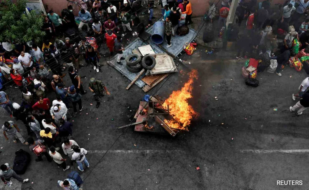 नेपाल हिंसा में गाजियाबाद की महिला की मौत, गमगीन माहौल में हुआ अंतिम संस्कार नेपाल हिंसा में गाजियाबाद की महिला की मौत, गमगीन माहौल में हुआ अंतिम संस्कार