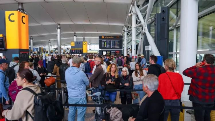 साइबर अटैक के बाद यूरोप के हवाई अड्डों का परिचालन चौथे दिन भी ठप, यात्री परेशान
