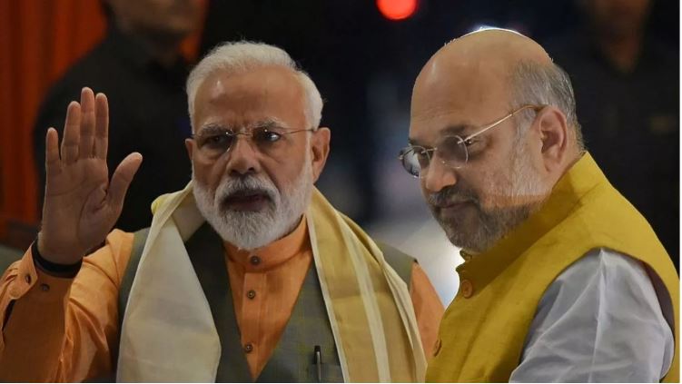 विदेश नीति अब बनी रीढ़ की हड्डी: अमित शाह ने नेहरू से की पीएम मोदी की तुलना