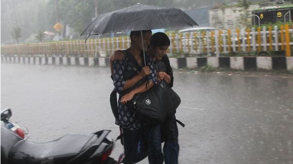 गर्मी ने थामी मानसून की विदाई, अब फिर बदलेगा मौसम; चार दिन भारी बारिश के आसार