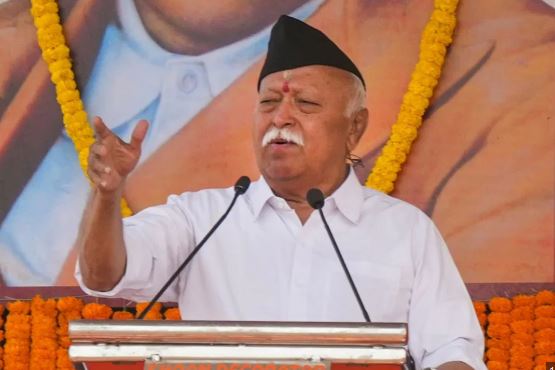 नागपुर में संघ का शताब्दी वर्ष विजयदशमी उत्सव प्रारंभ, मंच पर पूर्व राष्ट्रपति कोविंद और सरसंघचालक भागवत की मौजूदगी