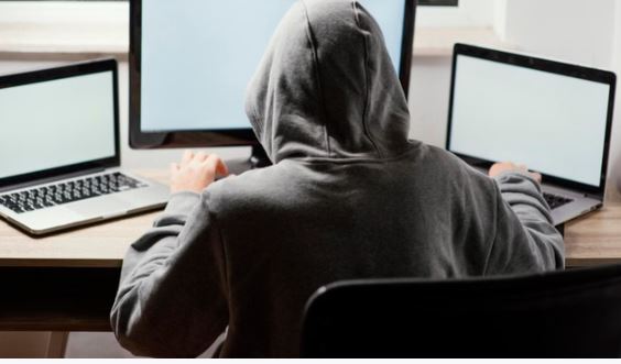 सोशल मीडिया पर दिल्लगी कहीं पड़ न जाए भारी