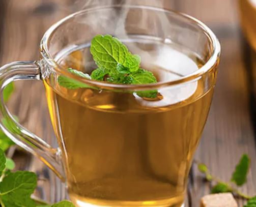 देहरादून: ग्रीन-टी और कॉफी प्रेमियों के लिए रेड अलर्ट — ठंड में बढ़ा सेवन दिल की धड़कनें तेज, डॉक्टरों की चेतावनी