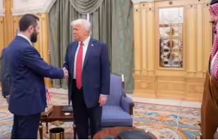 व्हाइट हाउस में सीरियाई राष्ट्रपति अल-शरा का भव्य स्वागत, राष्ट्रपति ट्रंप से हुई अहम मुलाकात — आतंकवाद, ऊर्जा और मध्य-पूर्व शांति पर हुई चर्चा