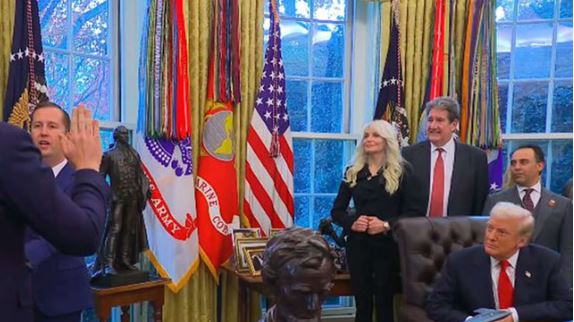 ‘भारत सभ्यताओं का देश, हमारा अहम साझेदार’ — सर्जियो गोर के शपथ ग्रहण समारोह में ट्रंप ने की भारत की खुलकर तारीफ